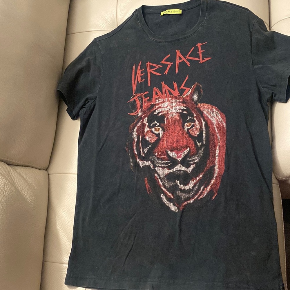 - VERSACE JEANS LIONS Logo Black T-shirt Size Small